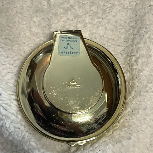 PARTYLITE Brass Travel Candle Holder Tea Light Blue Enamel Jeweled Magnetic Lid - Picture 9 of 12